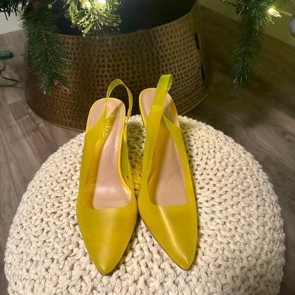 Fancy Charles by Charles David yelllow shoes - Picture 5 of 5